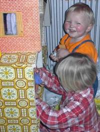 Vi leger lige s&aring; godt! - Januar 2002